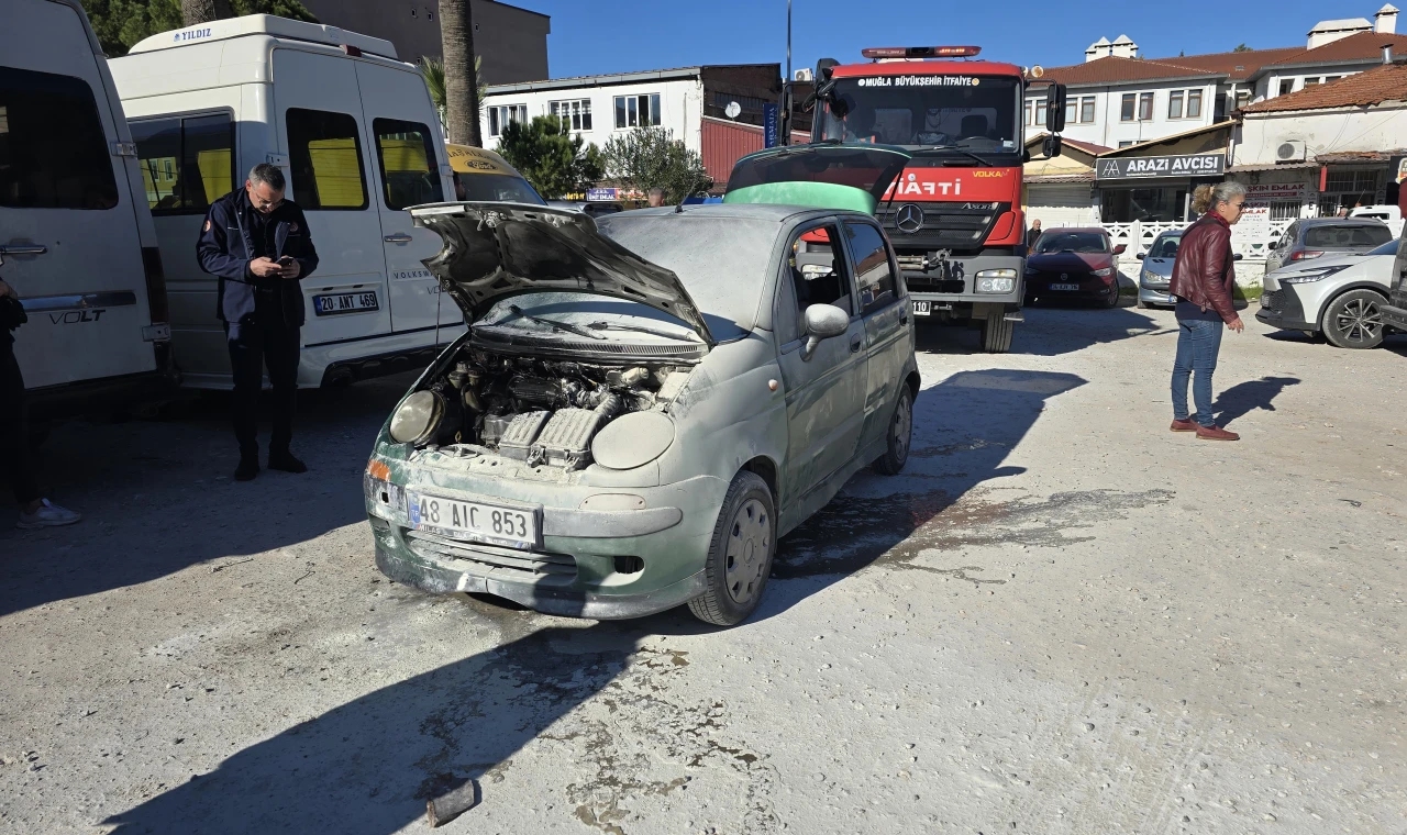 Milas Atapark’ta Park Halindeki Araçta Yangın Çıktı