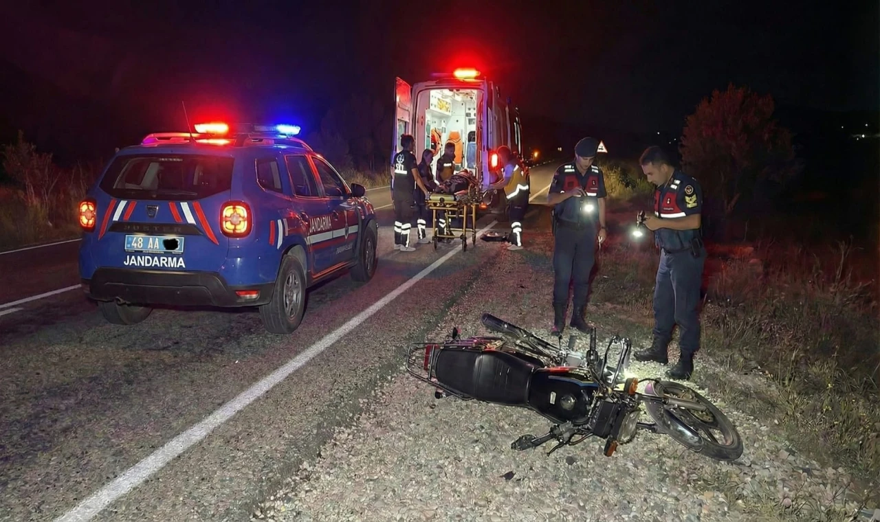 Milas'ta Feci Kaza: Domuza Çarpan Motosiklet Sürücüsü Yaşam Savaşı Veriyor