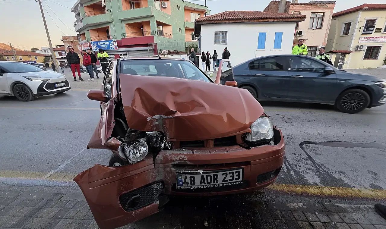 Milas’ta Kontrolden Çıkan Otomobil Eve Çarptı: 1 Yaralı