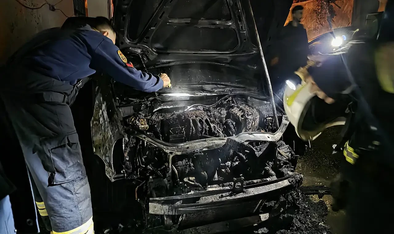 Milas'ta korku dolu anlar: Marşa bastı, otomobil alev topuna döndü