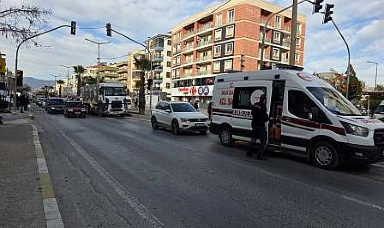 Milas'ta Korkutan Kaza: Ani Fren Yapan Otomobile Kamyon Çarptı 1 Kişi Yaralandı