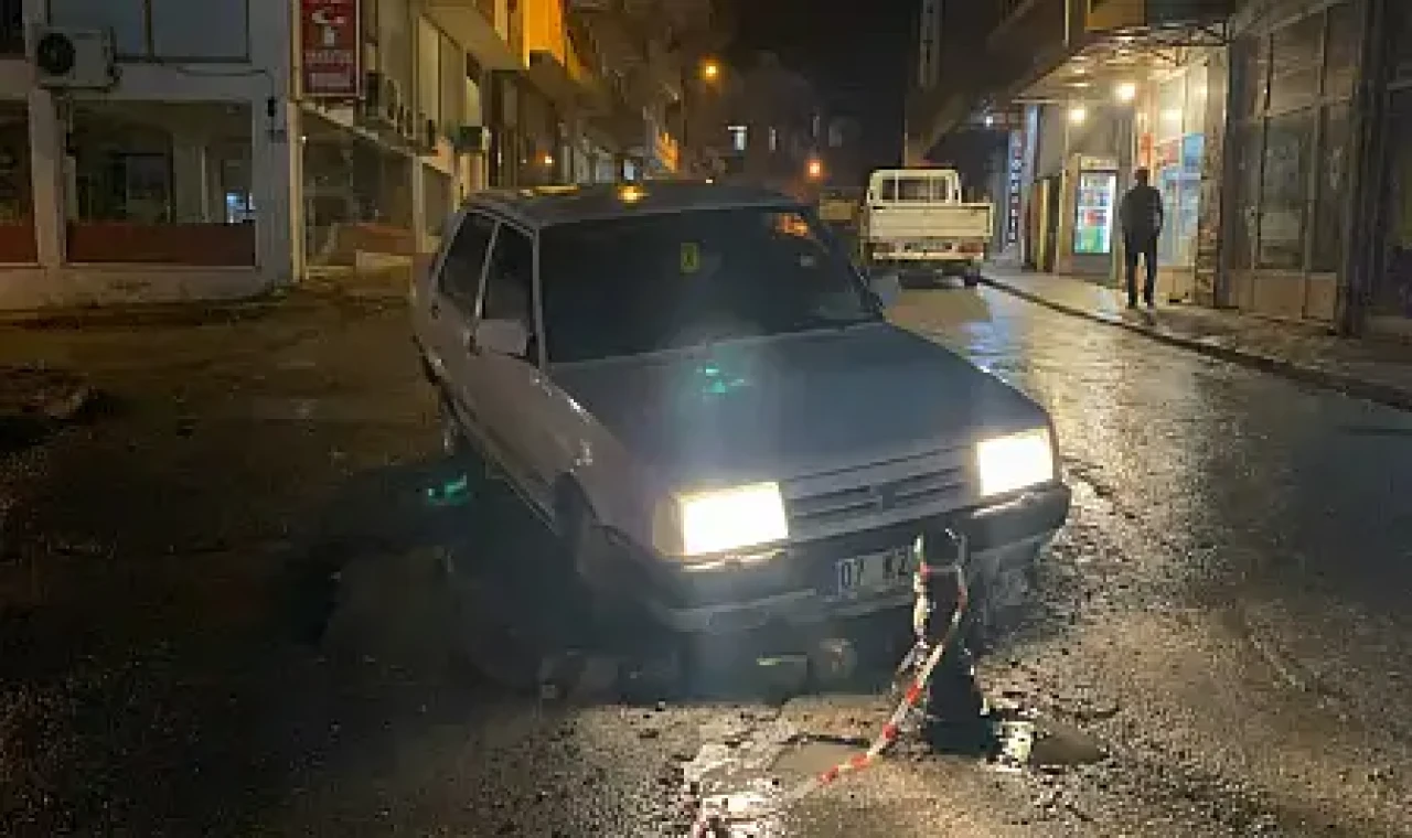 Nazmi Akdeniz Caddesi’nde Yol Çalışması Kazaya Neden Oldu