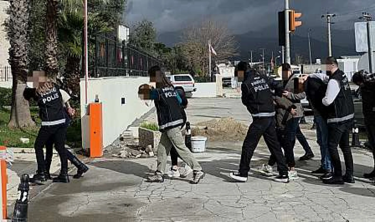 Milas'ta sokak satıcılarına yönelik uyuşturucu operasyonu: 6 şüpheli adliyeye sevk edildi