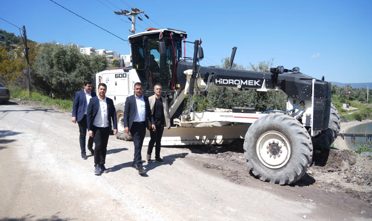 KIYIKIŞLACIK VE ZEYTİNLİKUYU ARASINDAKİ YOLDA ÇALIŞMALAR BAŞLADI