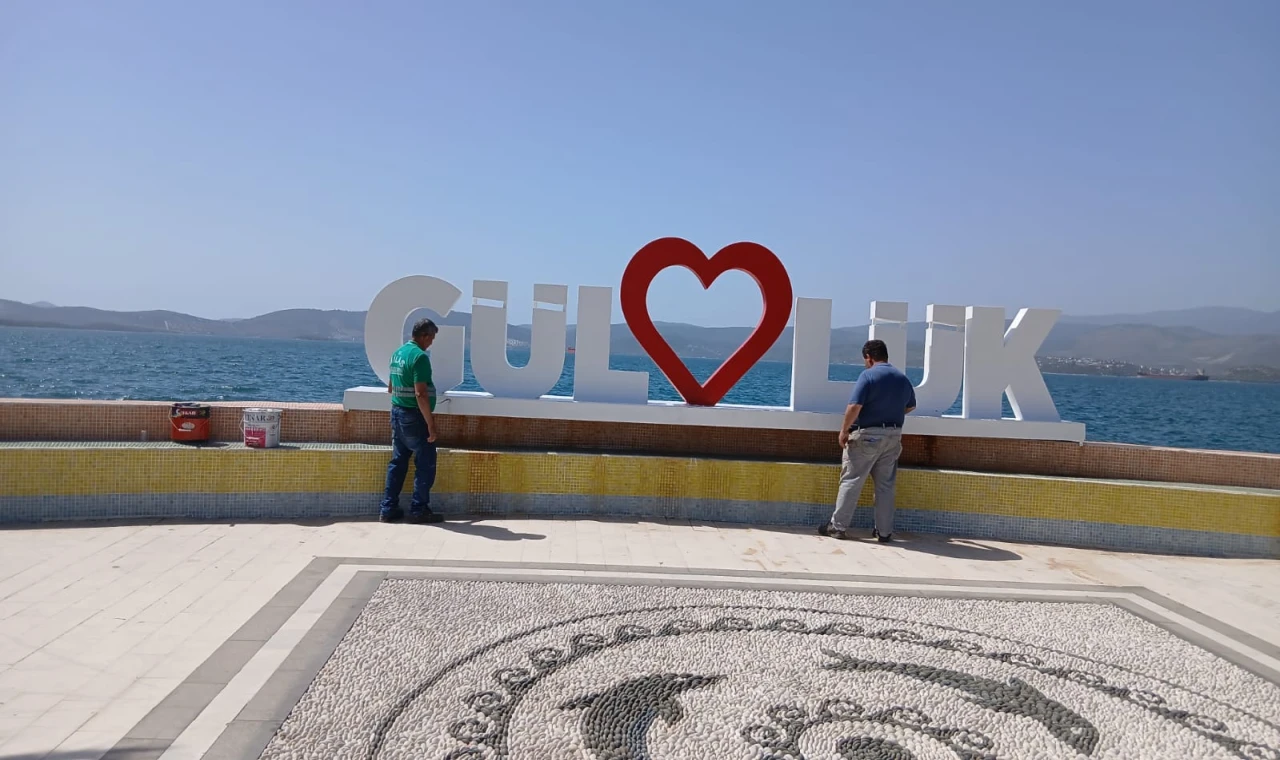 GÜLLÜK’TE BAYRAM ÖNCESİ KAPSAMLI BAKIM VE TEMİZLİK ÇALIŞMASI YAPILDI