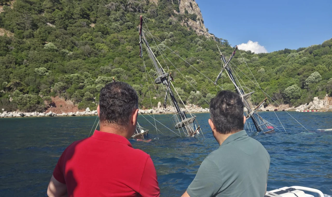 Marmaris’te Gezi Teknesi Battı: Yolcular Son Anda Kurtarıldı