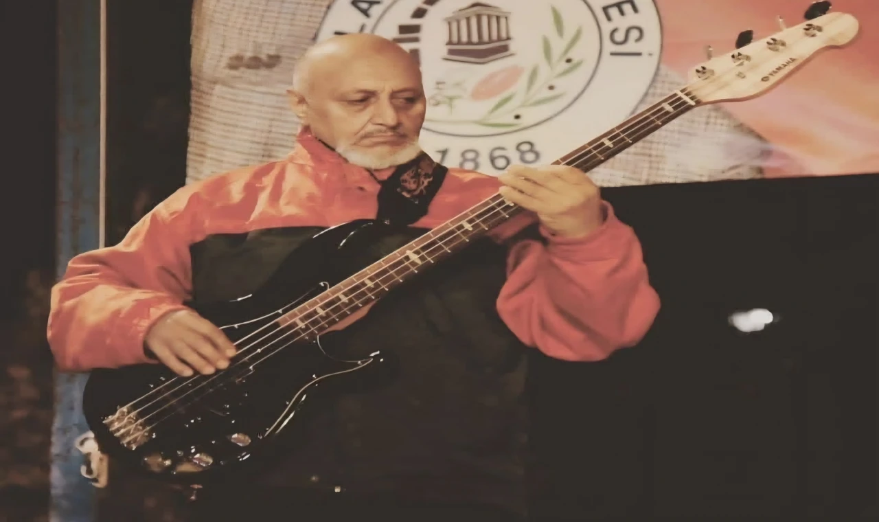 Milas’ın Sevilen Müzisyeni Zafer Ülke Hayatını Kaybetti