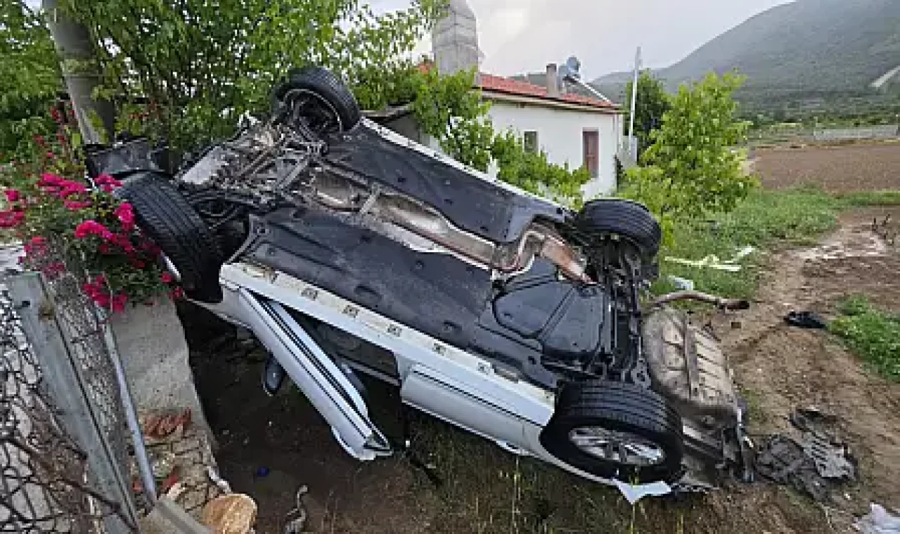 Milas'ta Yağış Nedeniyle Kontrolden Çıkan Otomobil Şarampole Uçtu: 5 Yaralı