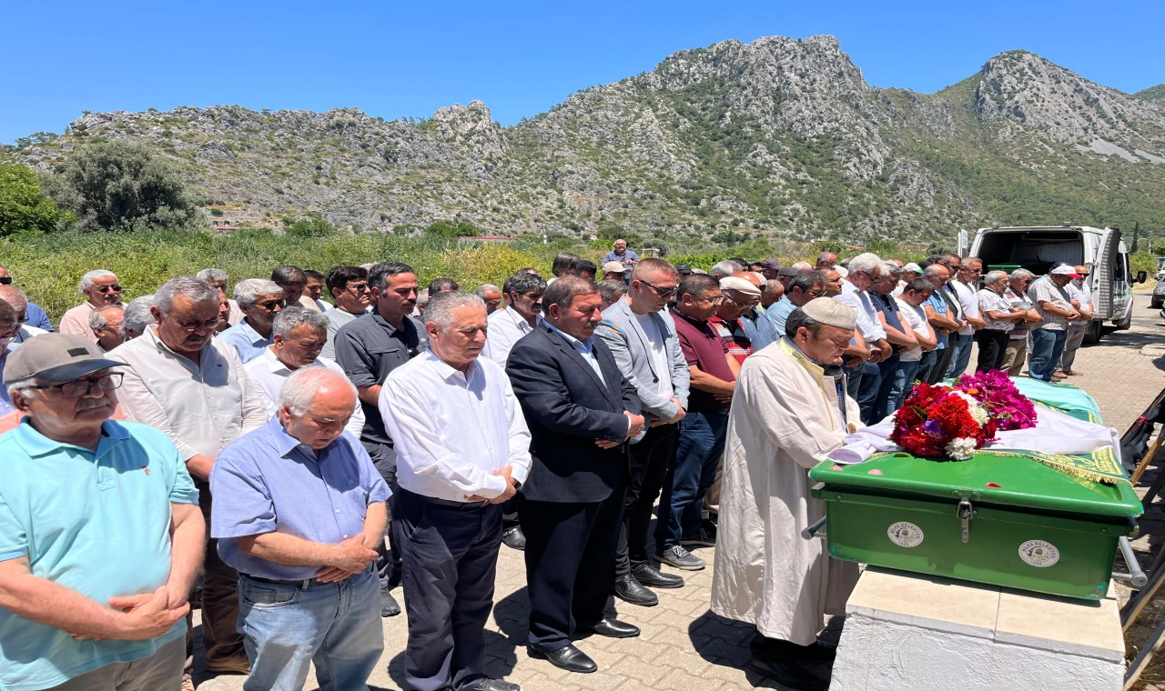 Geçmiş Dönem Milas Belediye Başkanı Muhammet Tokat'ın Kayınpederi Küçüktaş Son Yolculuğuna Uğurlandı