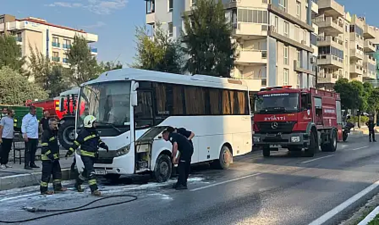 Milas'ta korku dolu anlar: Seyir halindeki otobüs alev aldı