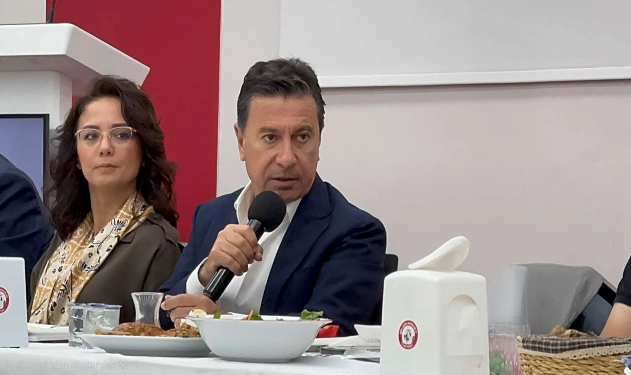 Ahmet Aras ve Gonca Köksal Aras'tan CHP Açıklaması: "İstifa Gündemimizde Yok"