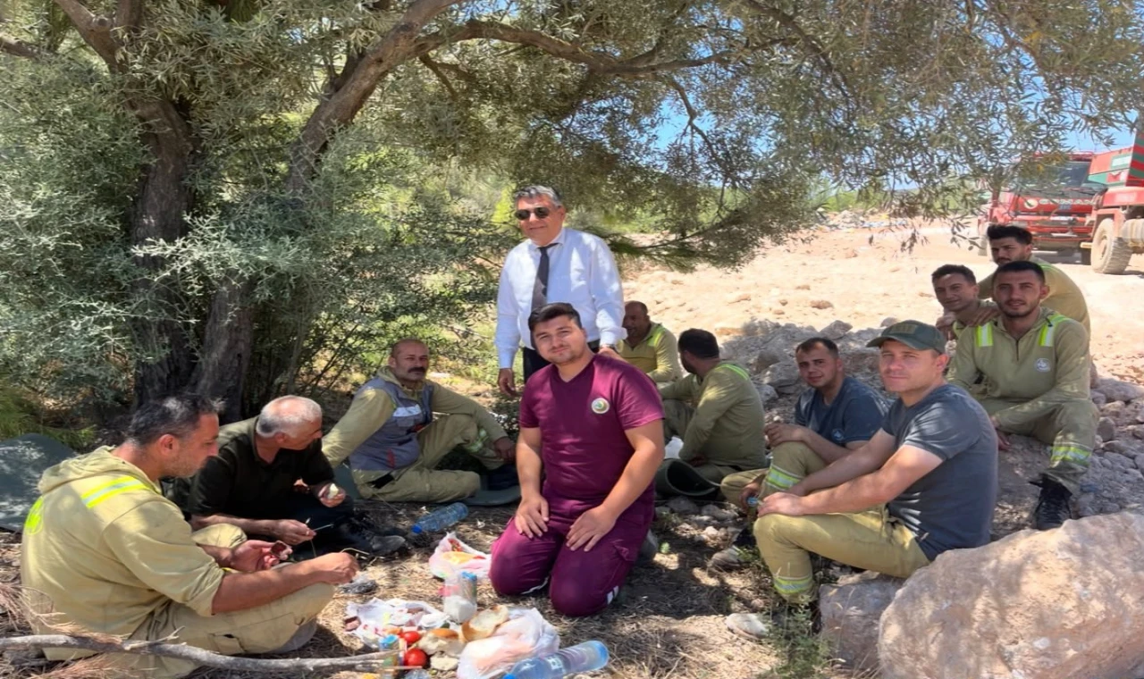 BBP ve Alperen Ocakları'ndan Bozbük'teki Yangın Ekiplerine Moral Ziyareti