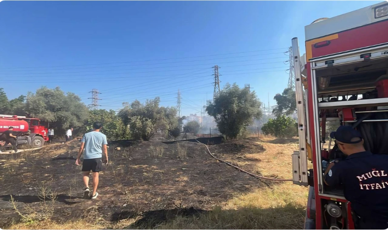 Trafo Merkezi Yakınındaki Yangına İtfaiye ve Vatandaşlar Müdahale Etti