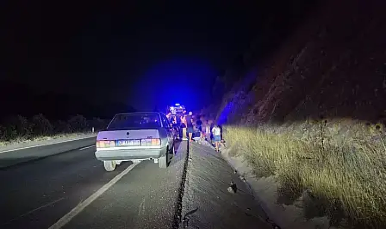 Milas'ta Motosikletten Düşen Sürücü Yol Kenarındaki Kanala Savruldu