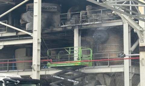 Milas OSB’de Balık Deposunda Büyük Yangın: İlçe Siyah Dumana Teslim Oldu